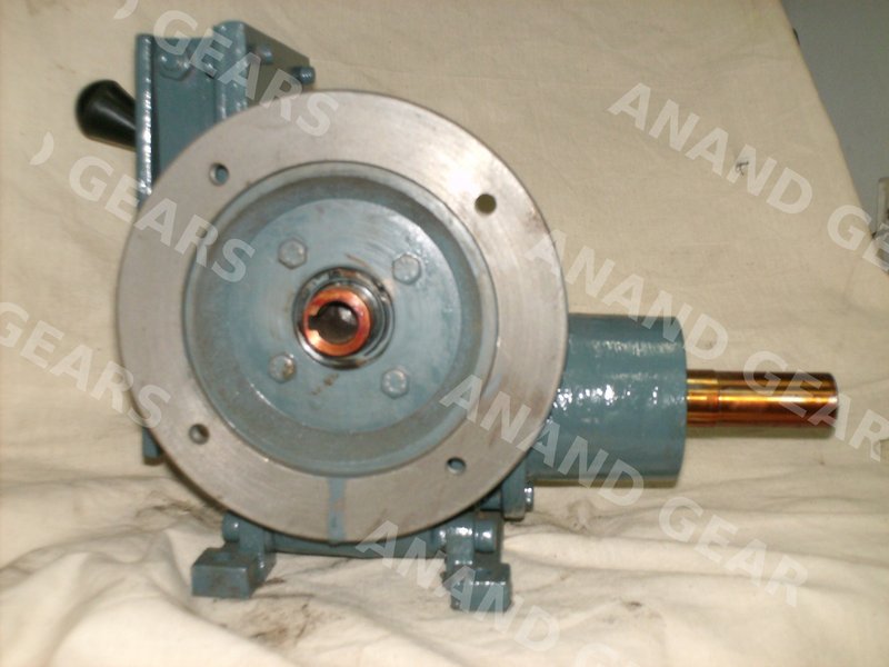 Clutch Gearbox manufactured by Anand Gears, Bhayander — workshop photo 3