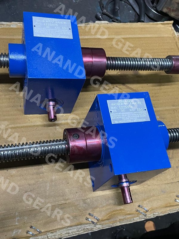 Screw Jack manufactured by Anand Gears, Bhayander — workshop photo 1