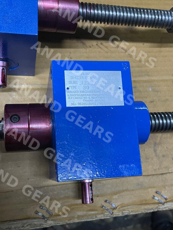 Screw Jack manufactured by Anand Gears, Bhayander — workshop photo 4