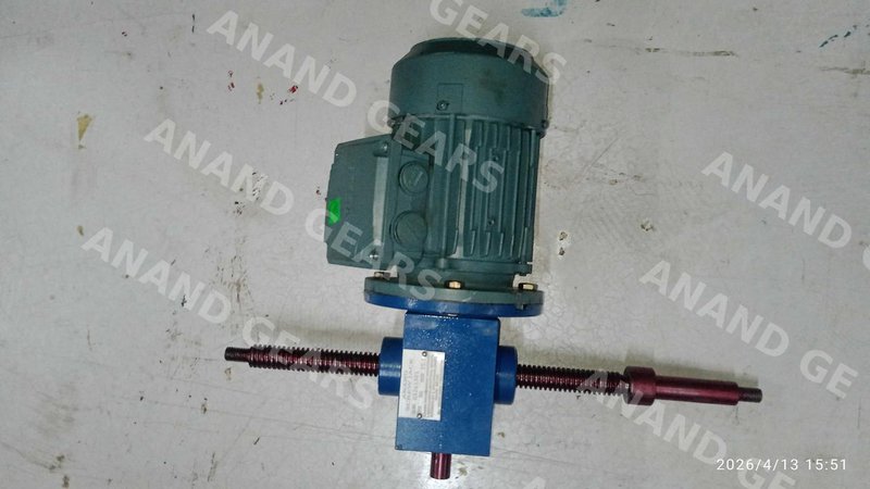 Screw Jack manufactured by Anand Gears, Bhayander — workshop photo 10